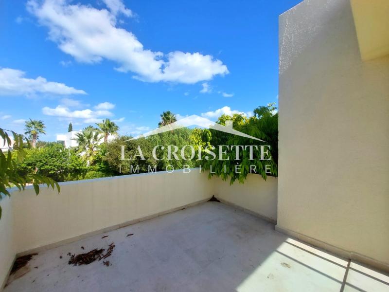 Villa S+3 avec piscine à Gammarth